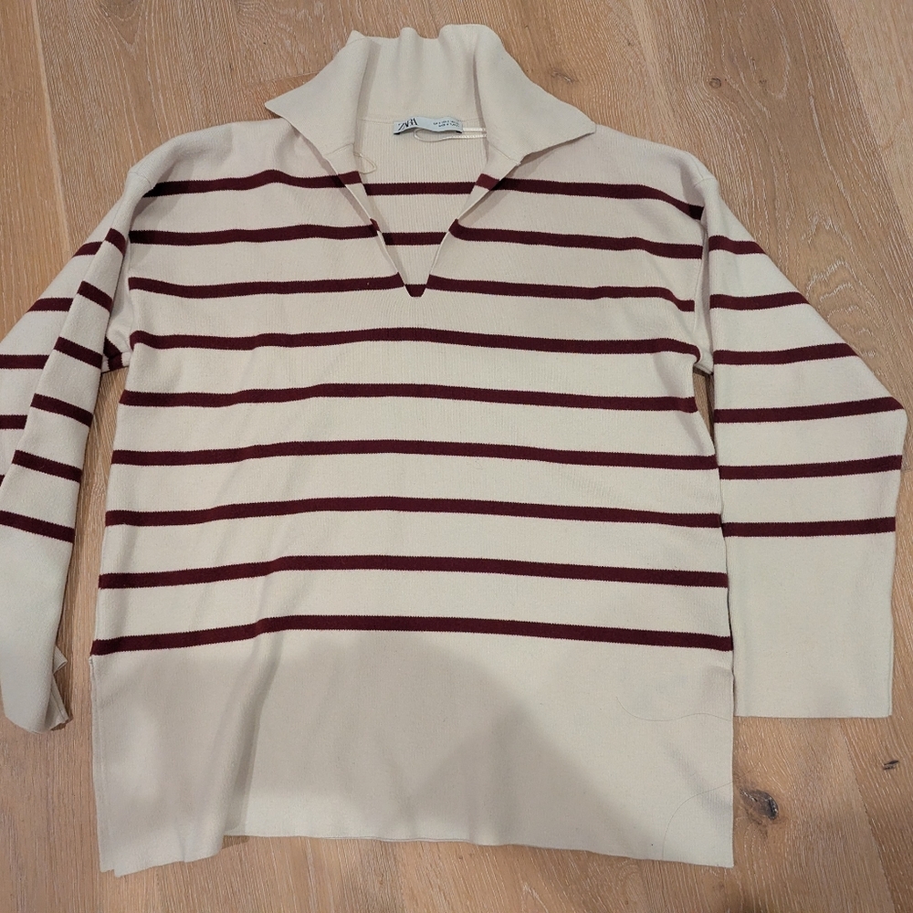 Zara Men's V-Neck Sweater in Cream and Brown Stripes